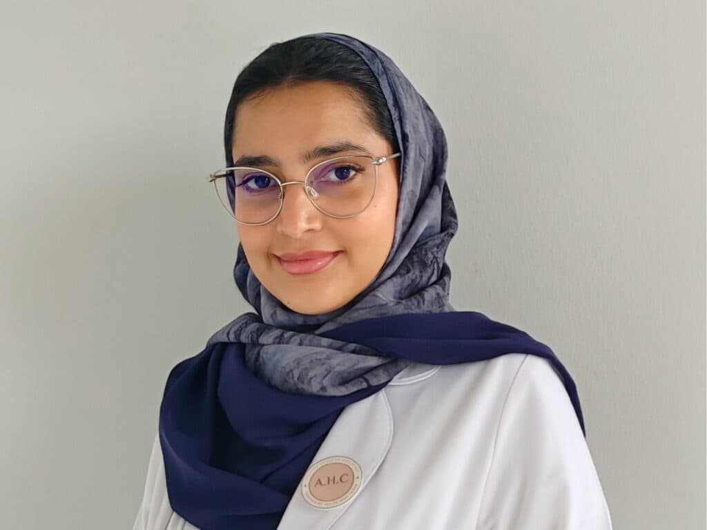 الأخصائية شهد المطلق